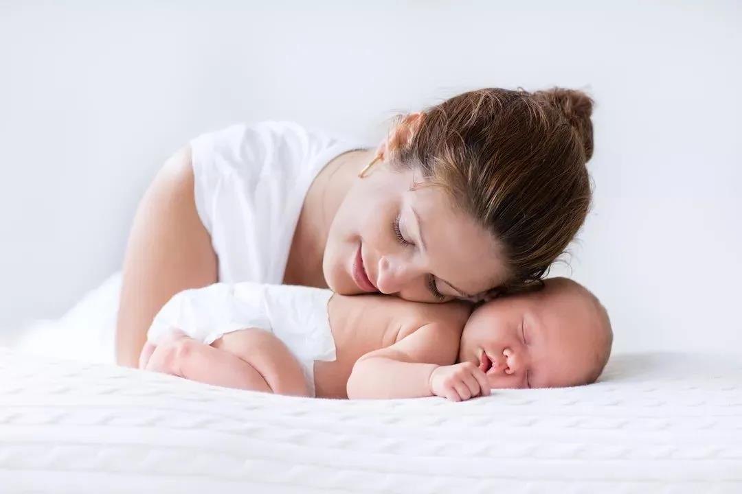 张家口母婴护理教您如何把控新生宝宝的喂奶量